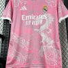 Camiseta concept Real Madrid temporada dos mil veinticuatro dos mil veinticinco diseño exclusivo