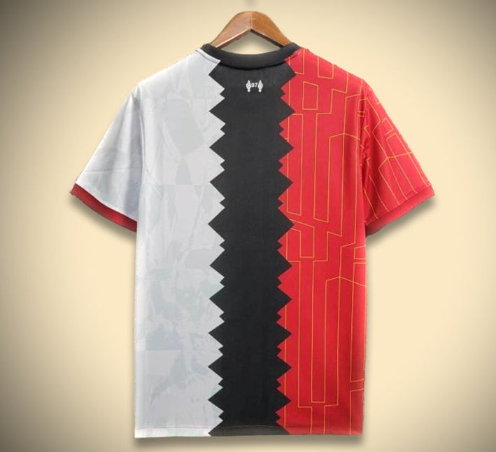 tenue-de-match-liverpool-style-concept-pour-fan-des-reds Tenue de match Liverpool style concept pour fan des Reds