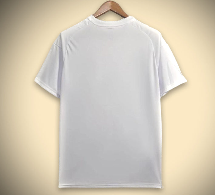 Camiseta de fútbol Real Madrid blanca motivo dragón colección concept edición limitada