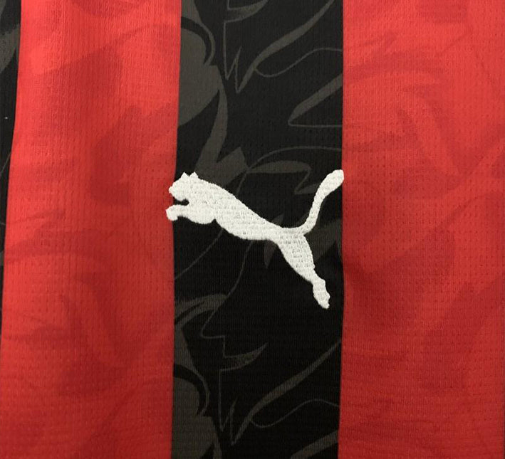 Tenue officielle supporter AC Milan édition domicile 2526 design concept