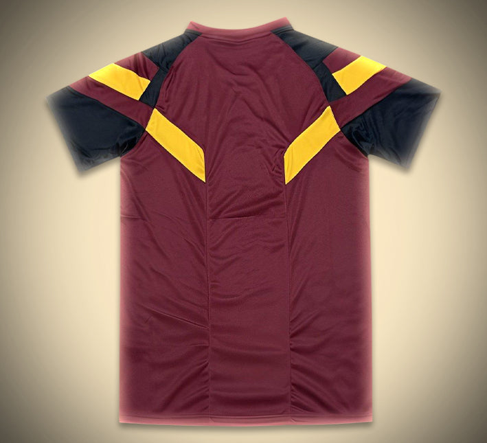Camiseta concept AS Roma temporada veinticuatro veinticinco diseño moderno rojo y oro