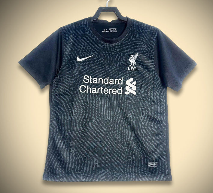 tenue-de-gardien-liverpool-rouge-avec-ecusson-du-club Tenue de gardien Liverpool rouge avec écusson du club