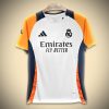 Camiseta Real Madrid Entrenamiento Prepartido 2024-2025 vista frontal