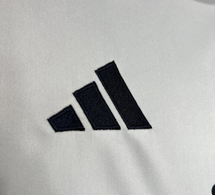 Camiseta Real Madrid Entrenamiento Prepartido 2024-2025 detalle tela