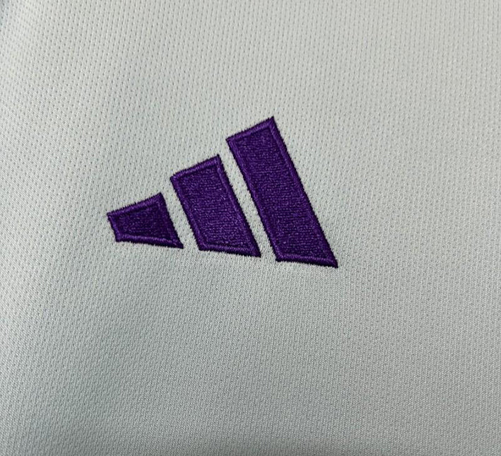 maillotscotlandexterieuradidas.jpg Maillot Écosse Extérieur 2024 vue de profil