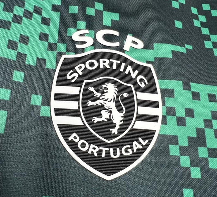 maillotsportingprematchlogo.jpg Maillot Sporting CP Avant-Match 2024-2025 vue de profil
