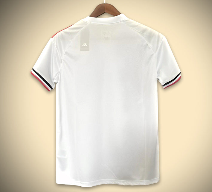 maillot de football Manchester United couleur rose saison 2526