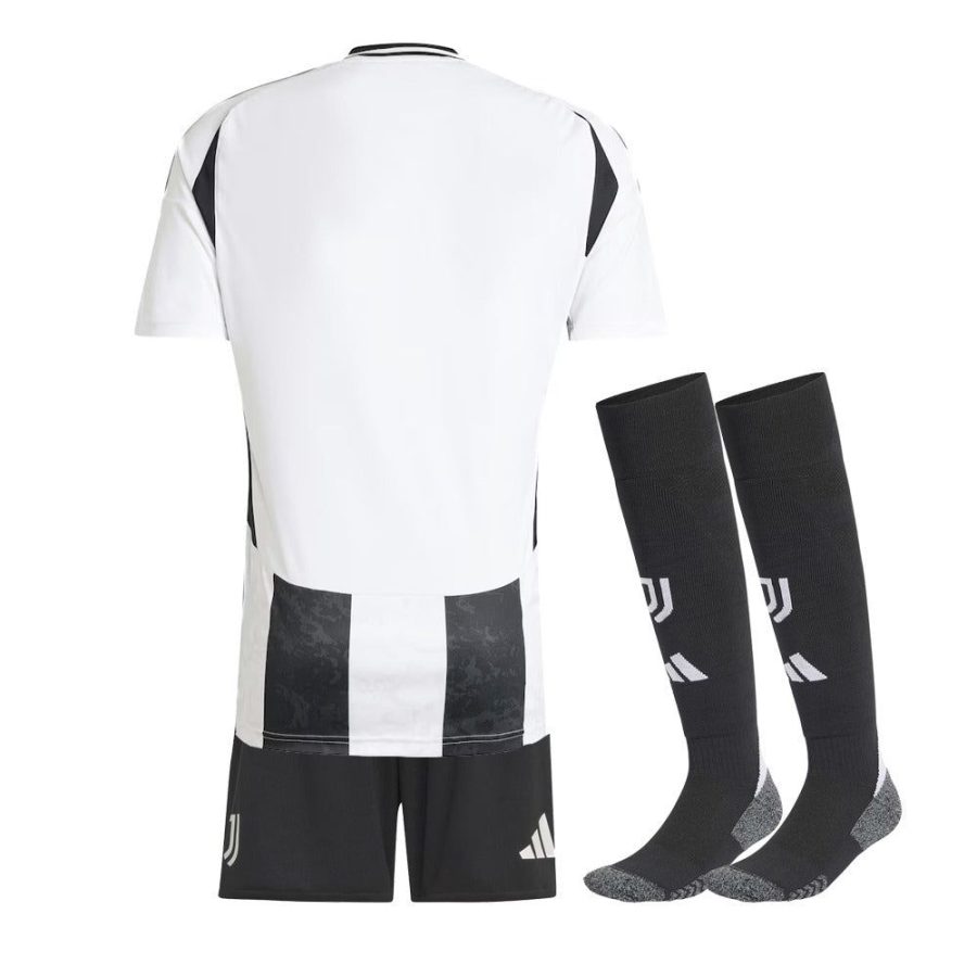 ensemble-enfant-juventus-domicile-saison-2024-2025-maillot-et-short-noir-et-blanc Ensemble enfant Juventus domicile saison 2024 2025 maillot et short noir et blanc