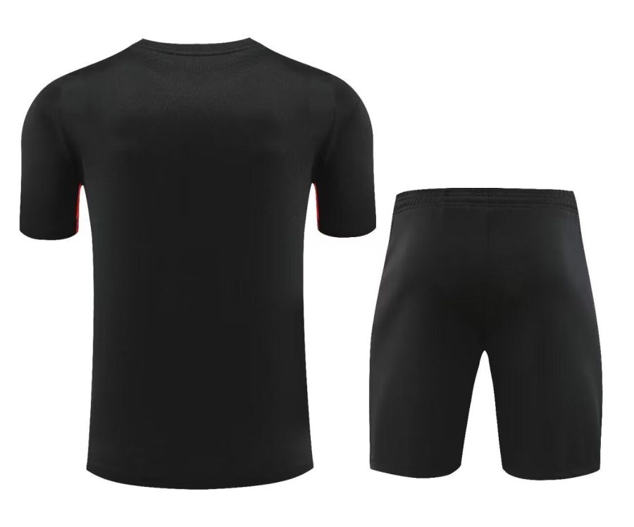 Conjunto camiseta y pantalón Liverpool temporada veinte veinticuatro veinte veinticinco equipación primera equipación roja