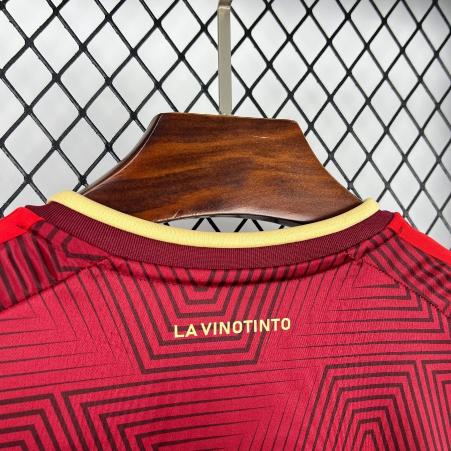 jersey-football-venezuela-domicile-saison-2026-rouge-bordeaux Jersey football Venezuela domicile saison 2026 rouge bordeaux