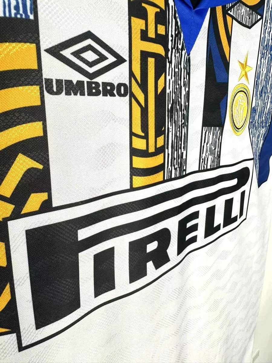 jersey-inter-milan-exterieur-retro-collection-supporter-nerazzurri Jersey Inter Milan extérieur rétro collection supporter Nerazzurri