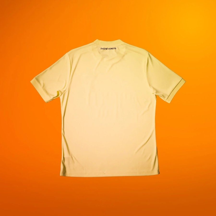 Camiseta previa al partido AS Monaco temporada dos mil veinticinco dos mil veintiséis equipación de calentamiento oficial