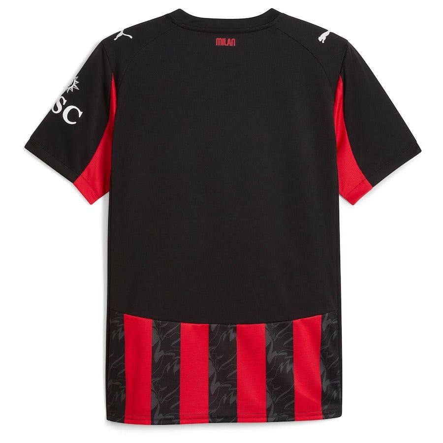 maillot-domicile-ac-milan-saison-2025-2026-rouge-et-noir-avec-ecusson-officiel maillot domicile AC Milan saison 2025 2026 rouge et noir avec écusson officiel