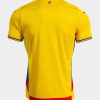 maillot-domicile-equipe-de-roumanie-saison-2025-rouge-jaune-bleu maillot domicile équipe de Roumanie saison 2025 rouge jaune bleu