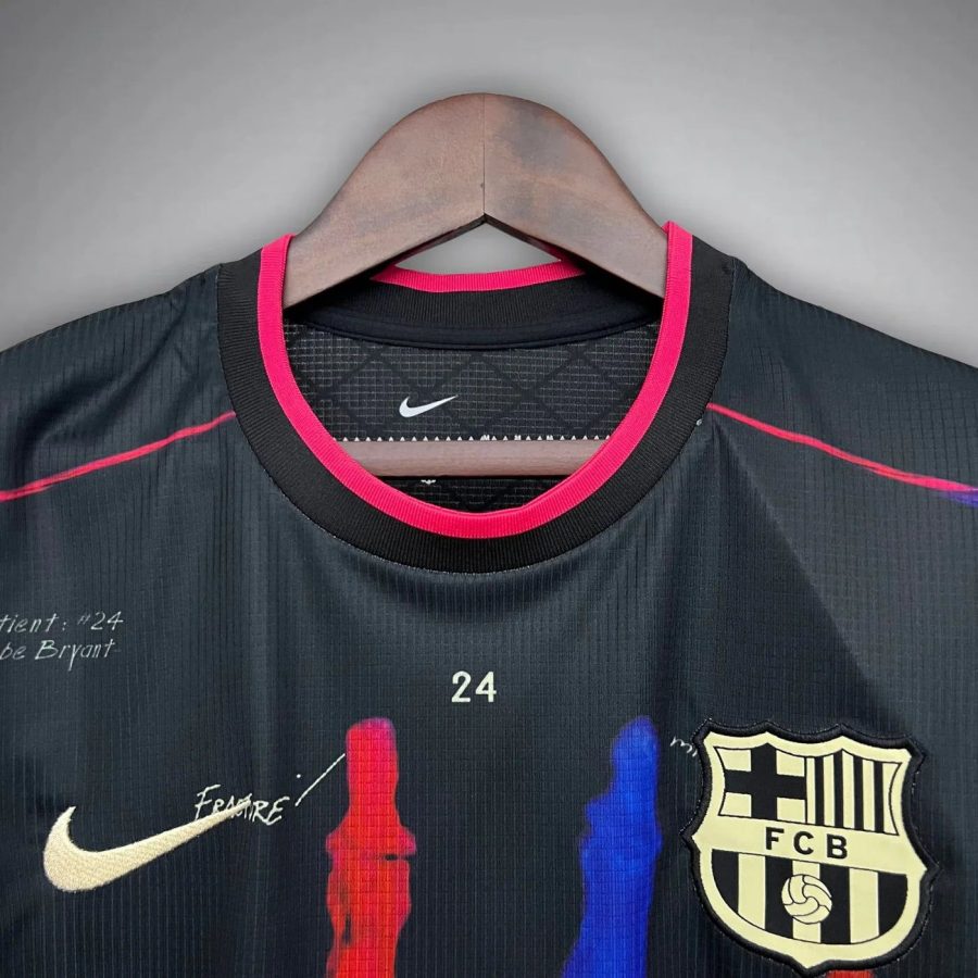 camiseta primera equipación FC Barcelona temporada 2025 2026 diseño blood rojo y azul