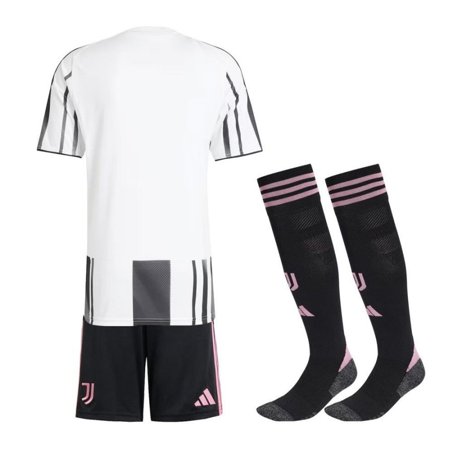 maillot-domicile-juventus-enfant-saison-2025-2026-avec-short maillot domicile Juventus enfant saison 2025 2026 avec short