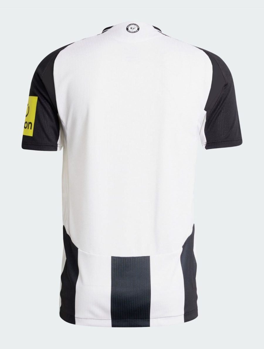 maillot-domicile-newcastle-united-saison-vingt-vingt-quatre-vingt-vingt-cinq-noir-et-blanc maillot domicile Newcastle United saison vingt vingt quatre vingt vingt cinq noir et blanc