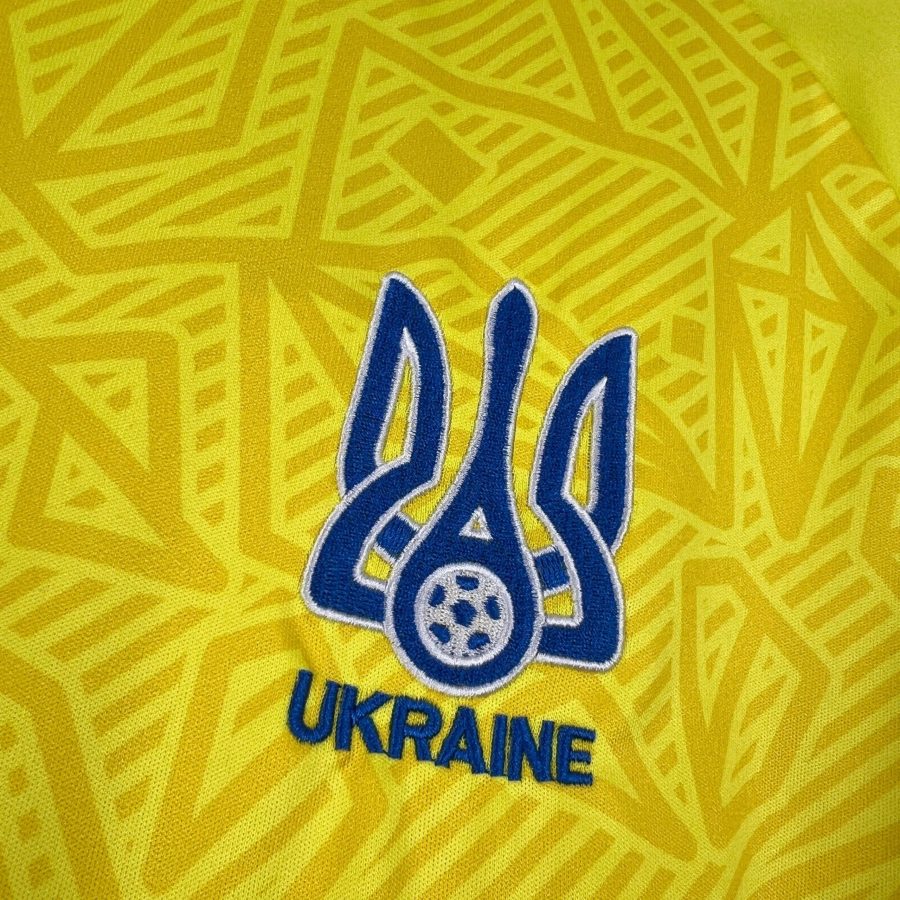 tenue-de-match-ukraine-domicile-2026-maillot-de-football tenue de match Ukraine domicile 2026 maillot de football