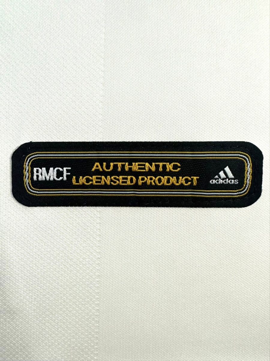 tenue-domicile-real-madrid-2001-2002-style-classique tenue domicile Real Madrid 2001 2002 style classique