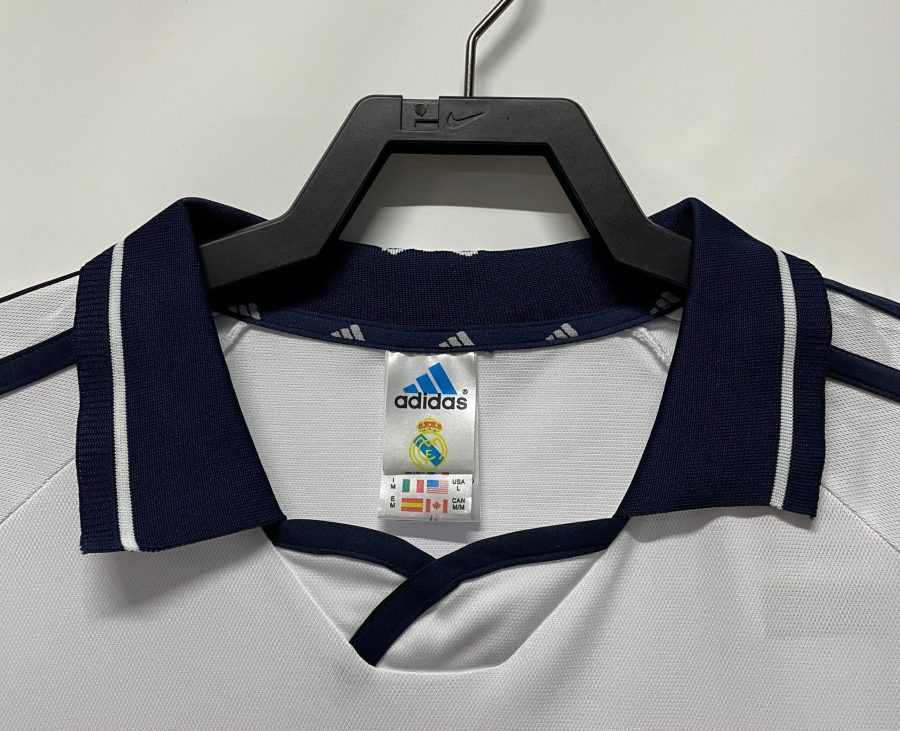 tenue officielle Real Madrid à domicile édition vintage