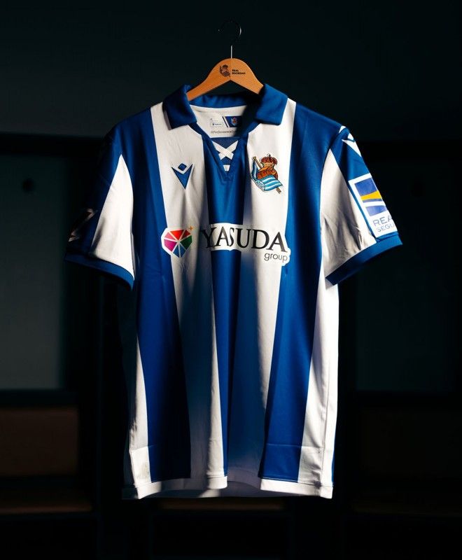 tenue-officielle-real-sociedad-a-domicile-jersey-football equipación oficial Real Sociedad primera equipación jersey fútbol
