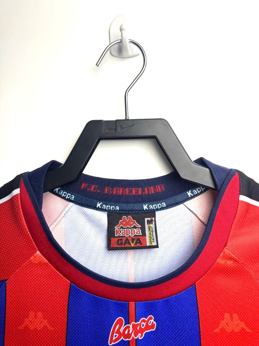 tunique-officielle-barca-vintage-annees-90-couleurs-blaugrana tunique officielle Barça vintage années 90 couleurs blaugrana