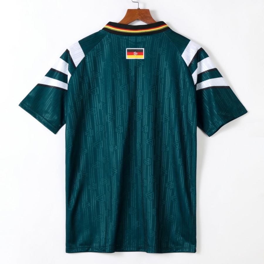 05841c1d37ba311a13d5c8588c748a24.jpg Maillot Allemagne Extérieur 1996 Retro
