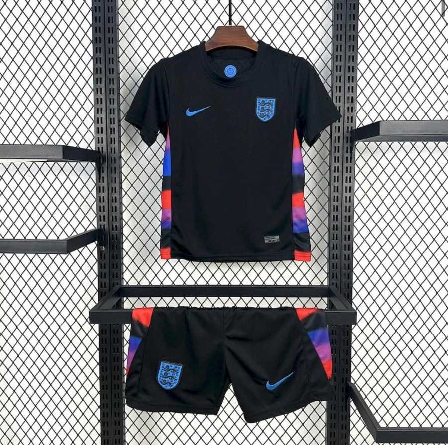11CFDF5B-A426-4EFC-B15C-139B0BA94552.jpg Maillot Enfant Angleterre 2025 Domicile