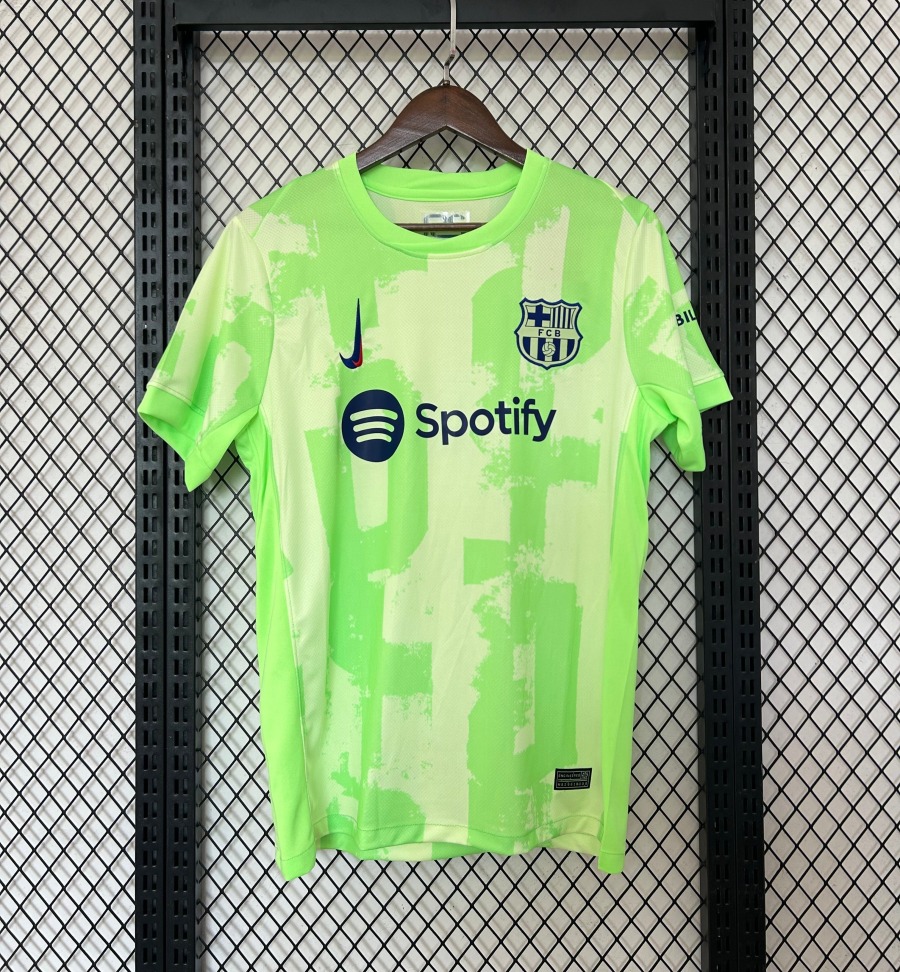 29950807_7b7c63bf-fe2e-4650-a759-4ee845d59fd1.jpg Maillot Barcelone 24/25 Édition Spéciale Green