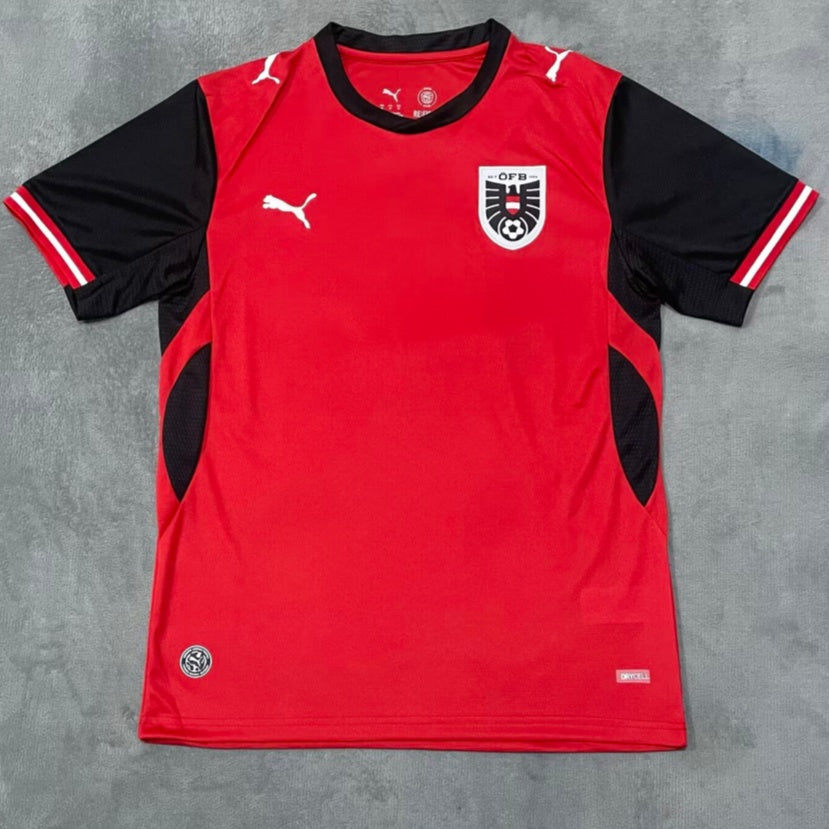 372134e6087f96e9264f704803514a2b.jpg Maillot Austria Domicile 2025/26