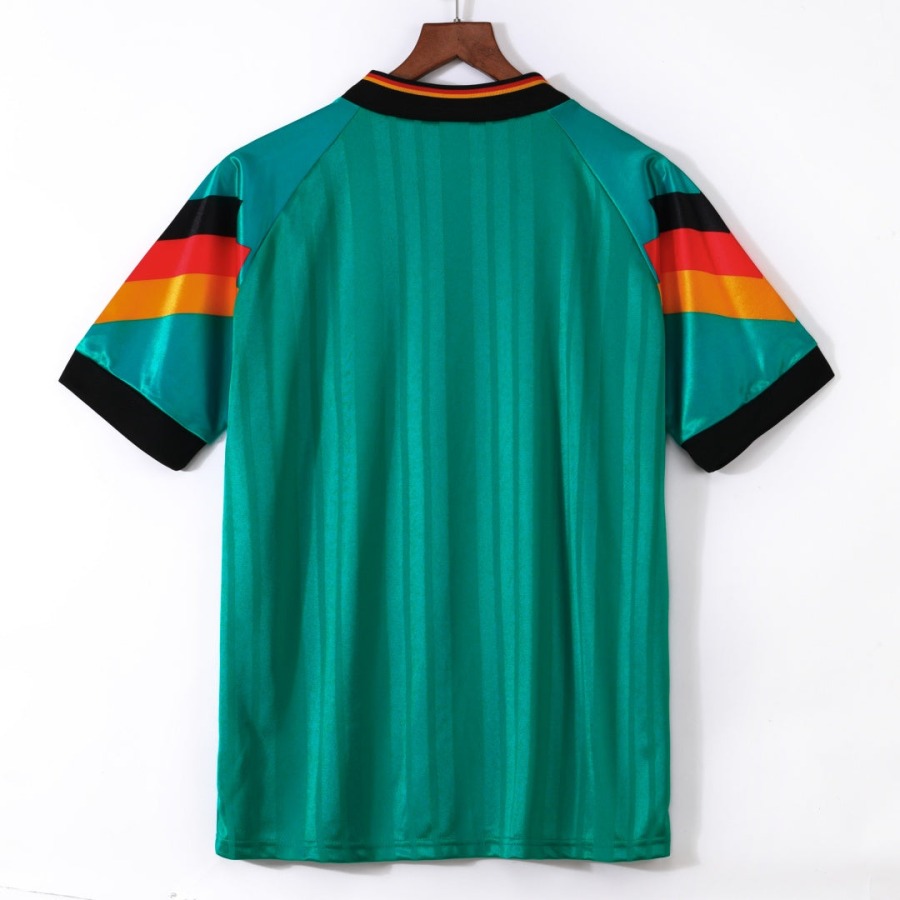 3db129747797f435c2e1bee560bbd27f.jpg Maillot Allemagne Extérieur 1992 Rétro