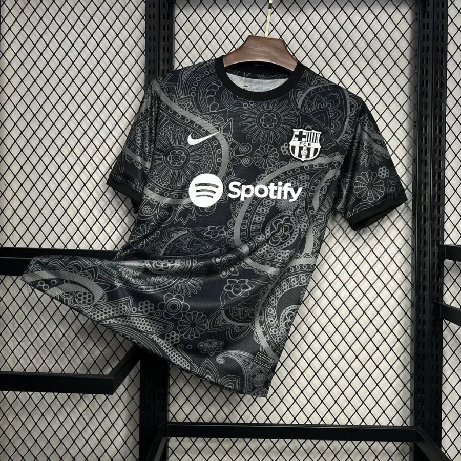 40cf7627c3a2fe79f8c88ba408882ae3.jpg Camiseta Concept Negra FC Barcelona 2024-2025