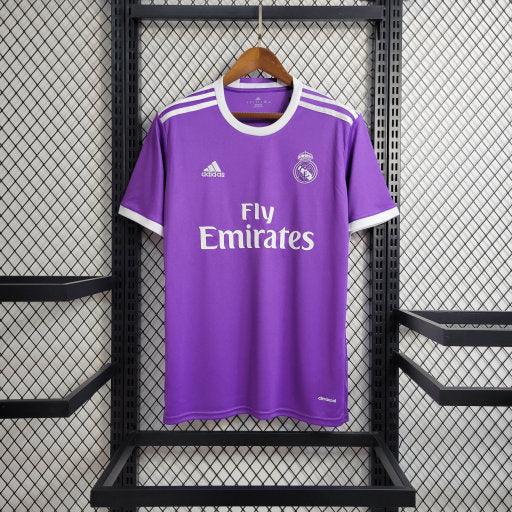 4812910bdaa6706ff04d8e6d360b29e2a_540x_c8b94eef-0dc4-4fc6-9bc7-8dab361d500b.jpg Maillot Real Madrid Rétro 2016-2017