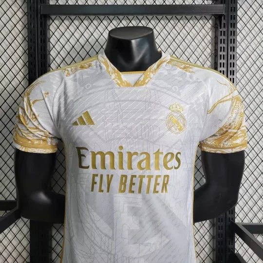 633946B00817522BE8A14BAC2C35CEA9_540x_e4c0c190-6a45-48c6-a916-877ae1968896.jpg Maillot Real Madrid 2023-2024 Edition Limitée Doré