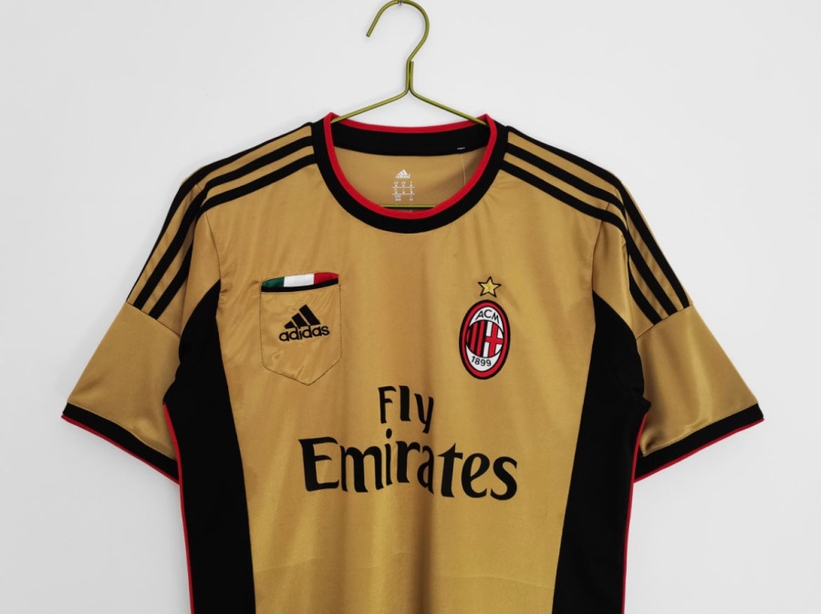 7D813EC9-4B99-4633-9979-CF675CA2D6B2.jpg Maillot AC Milan Extérieur 2013/14