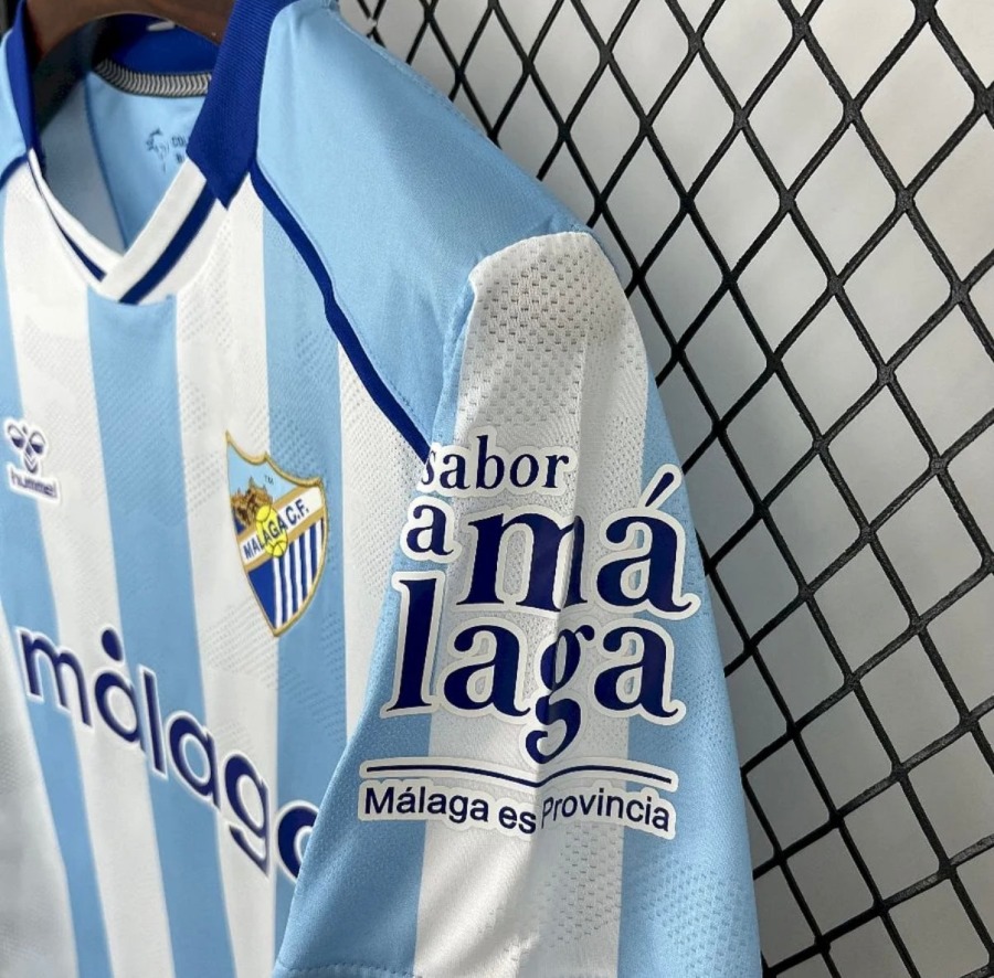 89189332-E323-42D5-8D81-CA31A9F4EC7A.jpg Maillot Malaga Domicile 2025/26