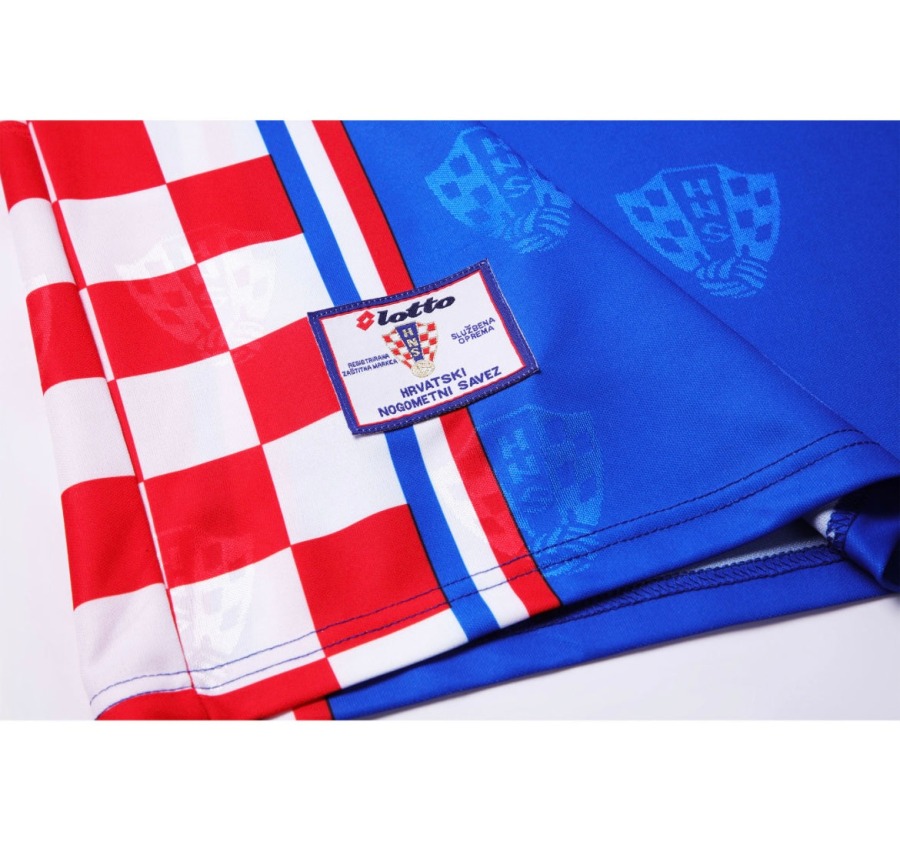 8AC3EC20-655E-4E1E-959F-C4150F6DFEB7.jpg Camiseta Croacia Segunda Equipación 1998