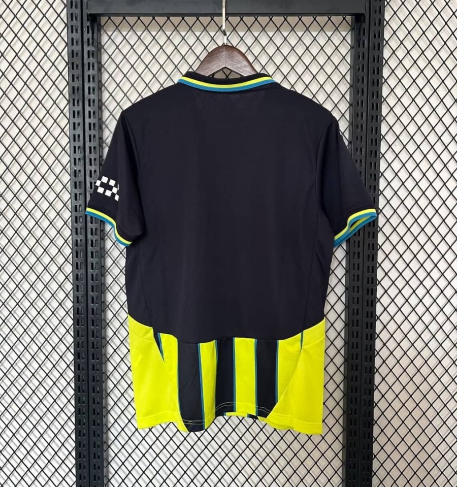 8eec1490-a5b6-478d-bc4a-76aa58e494c7_cc788641-ae5c-4e9f-9820-0125d5e7a97c.jpg Maillot Manchester City 24/25 Jaune