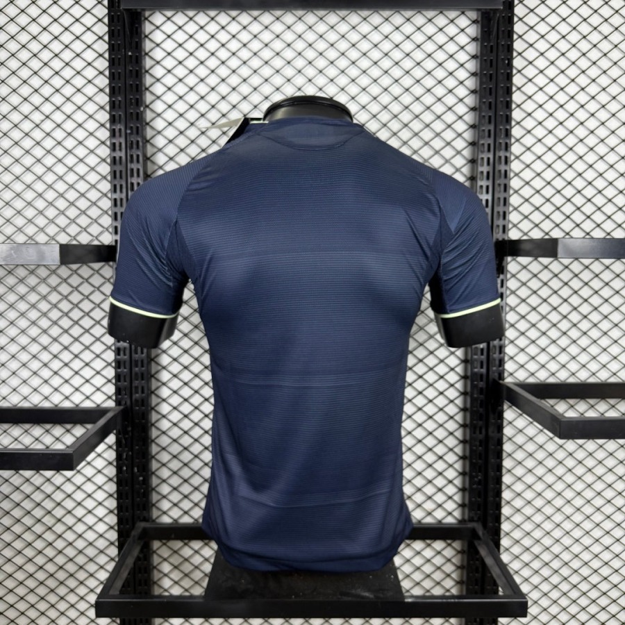 9a422dc18ac2b311c80ad71eb638244a.jpg Maillot Real Madrid Extérieur 25/26