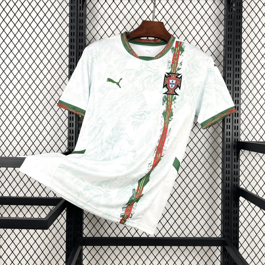 ab386511f69428a5ee4ee858ad18fa81.jpg Maillot Portugal 26/27 Édition Spéciale White