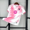 b63e95364d1dcd8144e4f5a31de1bc16_10dfbb56-cf01-4ef8-8564-7bf3c277e8c7.jpg Maillot Barcelone 25/26 Rose Édition Spéciale