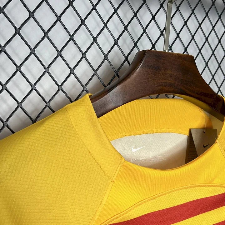 c9333ecdd614379dff5242aa8e49e713.jpg Maillot FC Barcelone Third 2024-2025
