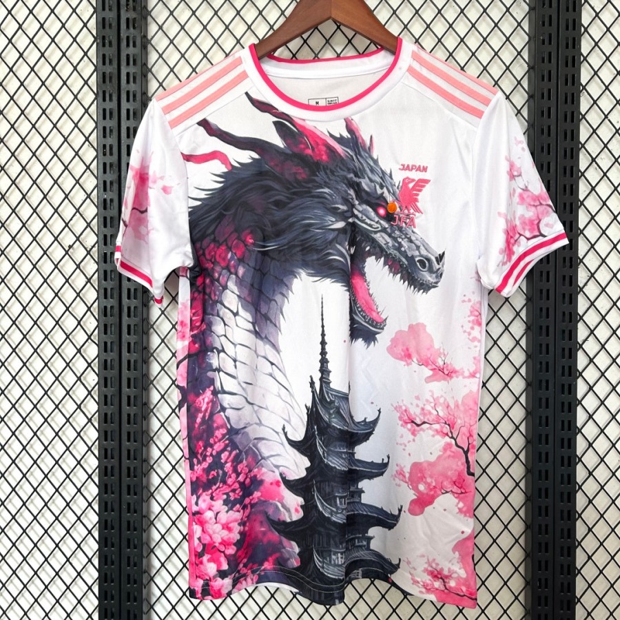 cfbd5744b0b4ca5bc491eef45635c113_63251471-e574-4a9d-81ba-9bd9d6070493.jpg Camiseta Japón 25/26 Edición Especial Dragón Blanco