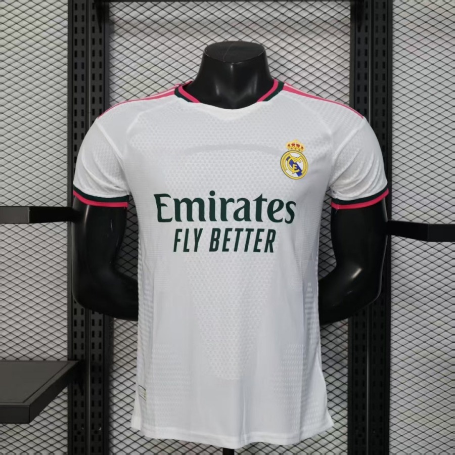 d30bac9ed13fd2fad9d77956c154b013.jpg Maillot Real Madrid Domicile 2026/27 Player