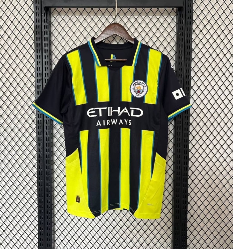 d3fc67bb-ccf4-418c-95f1-9cef5b0f3666_22331e35-4428-4e08-a8af-0757034a9343.jpg Maillot Manchester City 24/25 Jaune