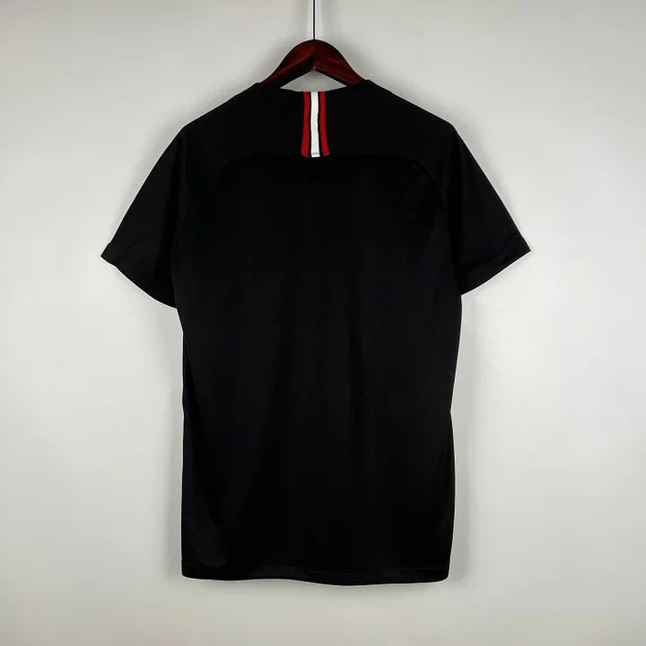 e5c04517172268c2ad4e47b563175d4a.jpg Maillot Paris Retro 2018 2019