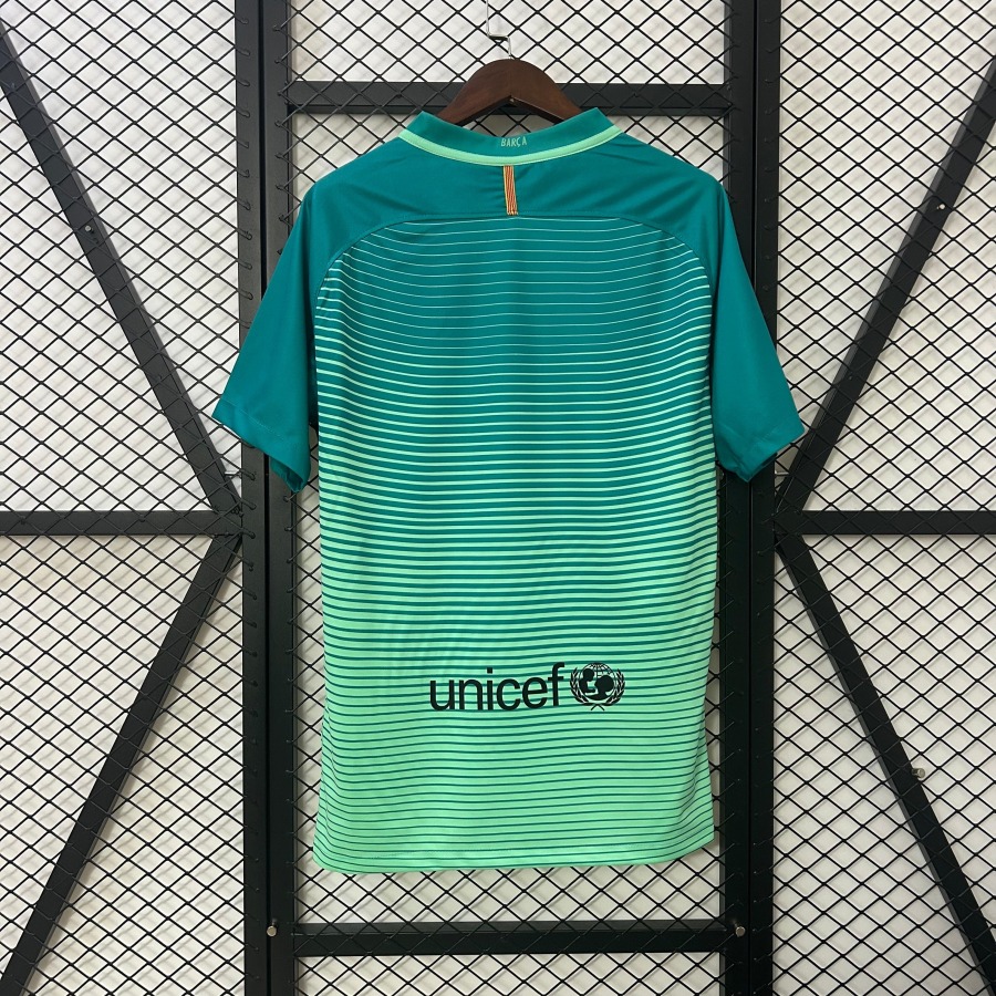 e7d32b3b.jpg Maillot Barcelone Third 2016/17 Rétro