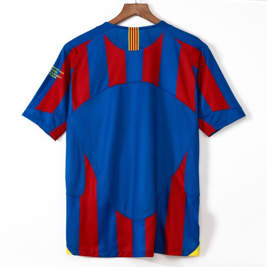 ec39256024c3f7ccbda25000ebb0b297.jpg Maillot Barcelone Domicile 2005-2006 Rétro