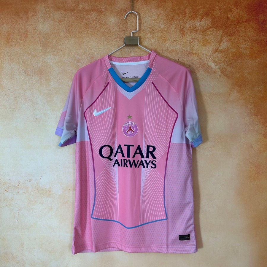 f29478c9d6996654d38d7e4dcd9aa1a1_e266f5e1-e2dd-49ad-8960-c6a4277f0039.jpg Camiseta PSG 25/26 Rosa Edición Especial