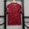 f7014b8571f0c2e4df5cbc8460c44076.jpg Maillot Liverpool 2026/27 Domicile